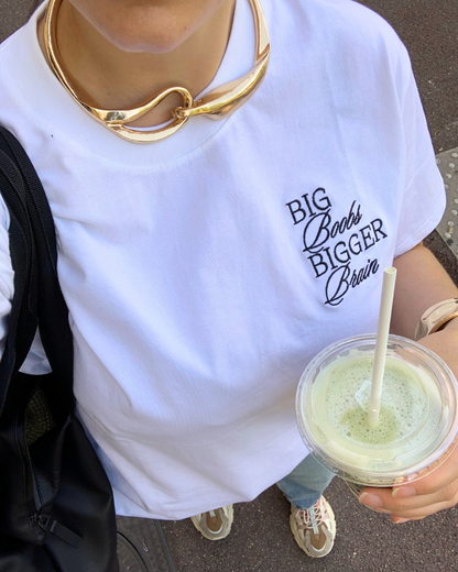 T-shirt brodé – Big Boobs Bigger Brain